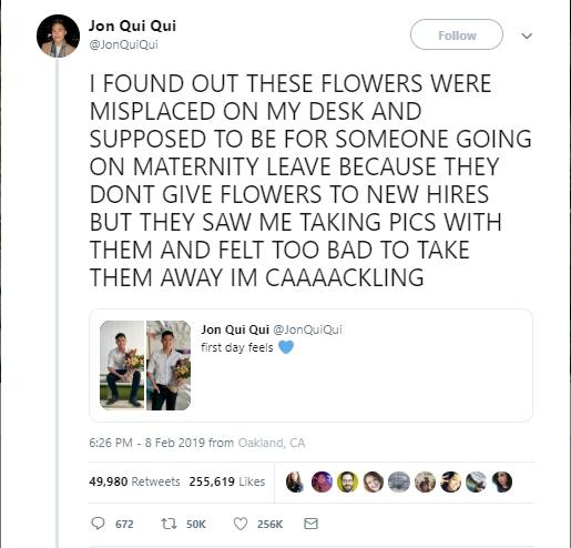 Jon dan buket bunga. (Twitter/@JonQuiQui)