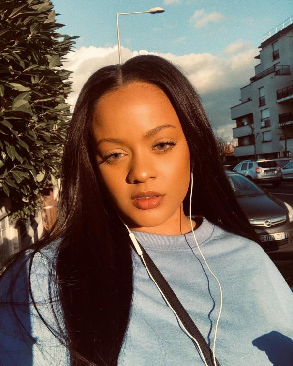 Sosok Yna Sertalf, Wanita yang Mirip Banget Sama Rihanna. (Instagram/@ynasertalf)