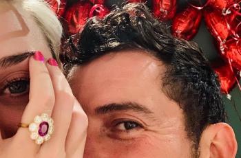 Duh, Cincin Tunangan Katy Perry Mirip Punya Mantan Istri Orlando Bloom