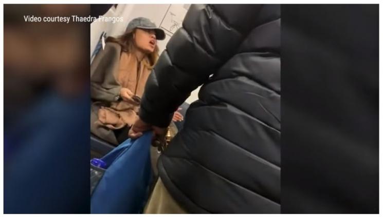 Wanita cantik diusir dari kereta. (Youtube/NJ.com)