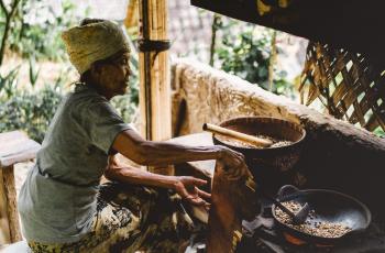 7 Arti Mimpi Nenek Meninggal, Simbol Kerinduan Mendalam?