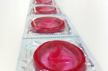 Banyak Pria Masih Malas Pakai Kondom, Padahal Bisa Bikin Lebih Nikmat