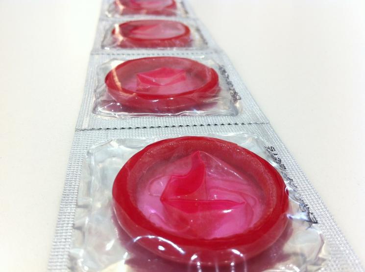 Ilustrasi kondom. (Pixabay/kerryank)
