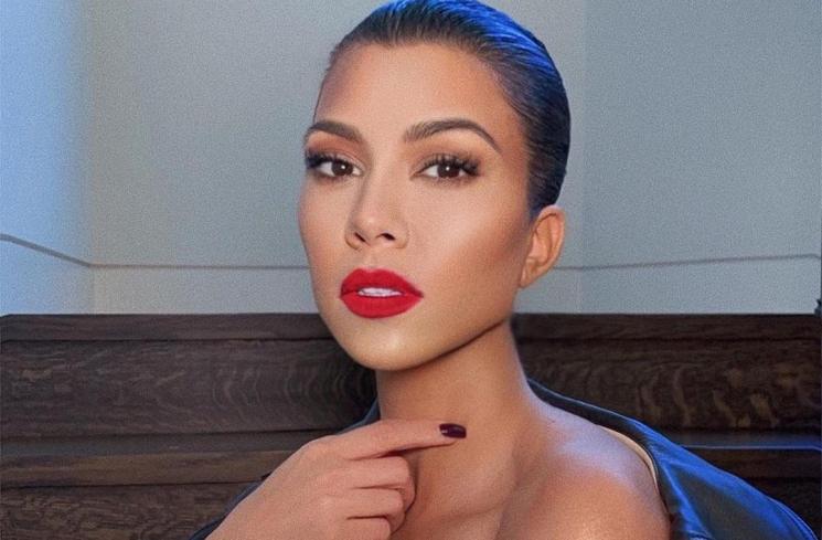 Pose Tanpa Busana, Kourtney Kardashian Siap Rilis Bisnis Baru?