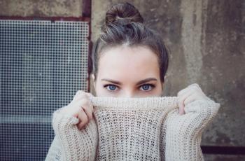 Perlu Dicatat, Ini Tips Mencuci dan Menyimpan Sweater Rajut