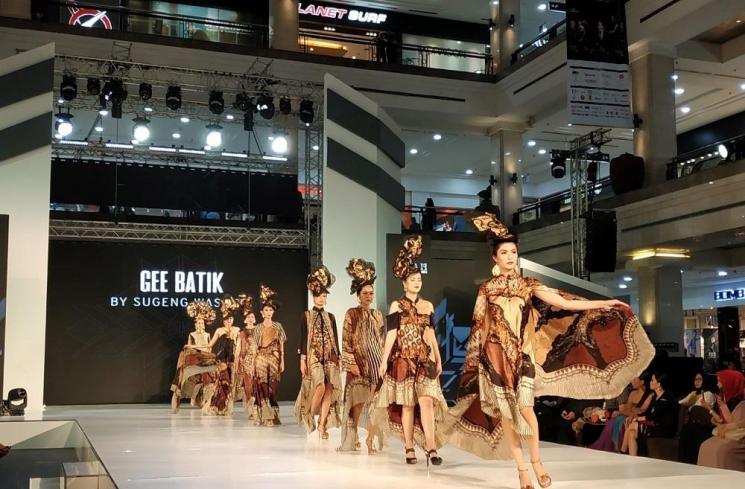 Fashion show JFF 2019. (Dewiku.com/Yasinta Rahmawati)