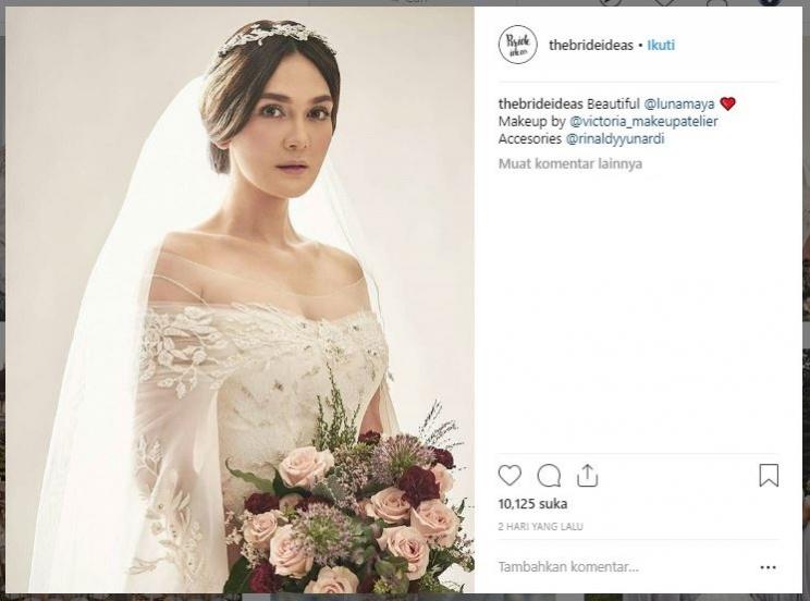 Luna Maya pakai gaun pengantin. (Instagram/@thebrideideas)