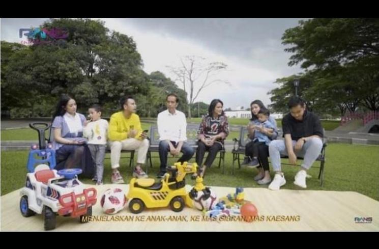 Keluarga Raffi Ahmad dan Keluarga Jokowi. (YouTube/Rans Entertainment)