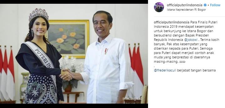 Jokowi bersama Miss Universe dan Finalis Puteri Indonesia. (Instagram/@officialputeriindonesia)