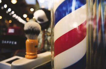 Barbershop Ini Tempel Kondom di Kartu Nama, Sengaja Biar Bocor?