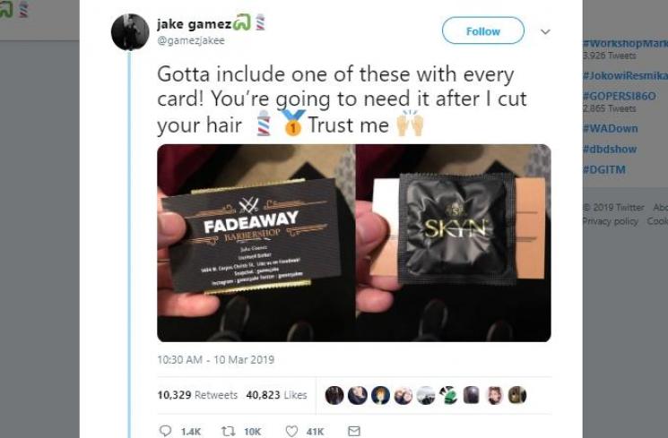 Barbership ini tempel kondom di kartu nama mereka. (Twitter/@gamezjakee)