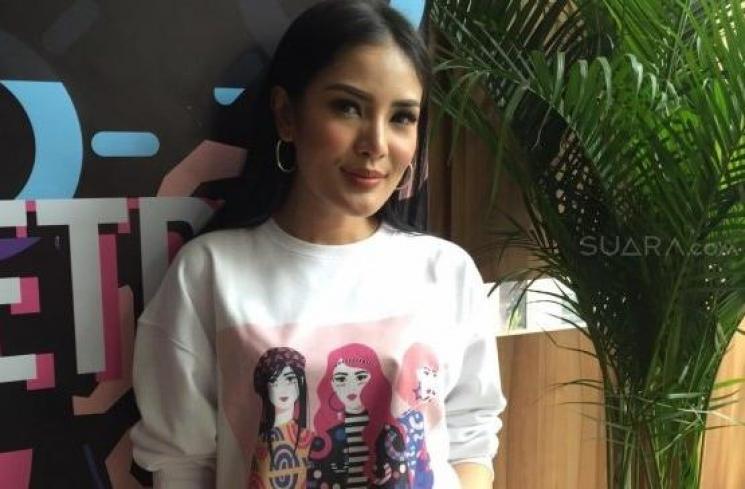 Nindy Ayunda Terpilih Jadi Fashionable Moms, Ini Komentar Personal Stylist