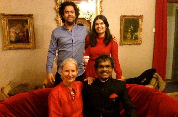 Pradyumna Kumar, Charlotte dan dua anak mereka. (Facebook/Dr P.K Mahanandia)
