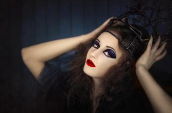 Pakai Makeup Seram Tak Boleh Naik Angkutan Umum, Komunitas Gothic Protes