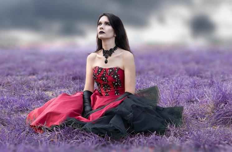 Perempuan berpenampilan gothic. (Pixabay/Gregory Botha)