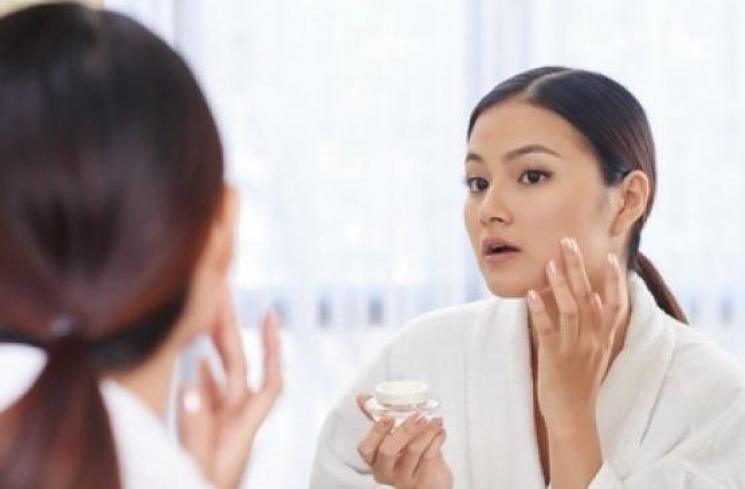 Tak Harus Dihindari, 4 Fakta Alkohol dalam Skincare yang Perlu Kamu Tahu