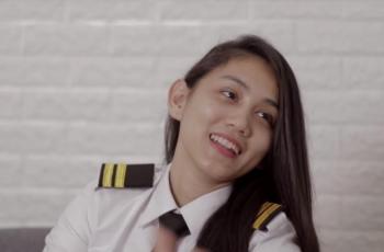 Kisah Athira Farina, Pilot Cantik Bergaji Rp 50 Juta