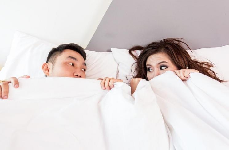 7 Tips Memancing Gairah Suami, Goda Terus hingga Benteng Pertahanannya Runtuh