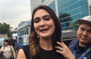 Tak Sembarangan, Tas Luna Maya Ini Super Mini tapi Harganya Selangit
