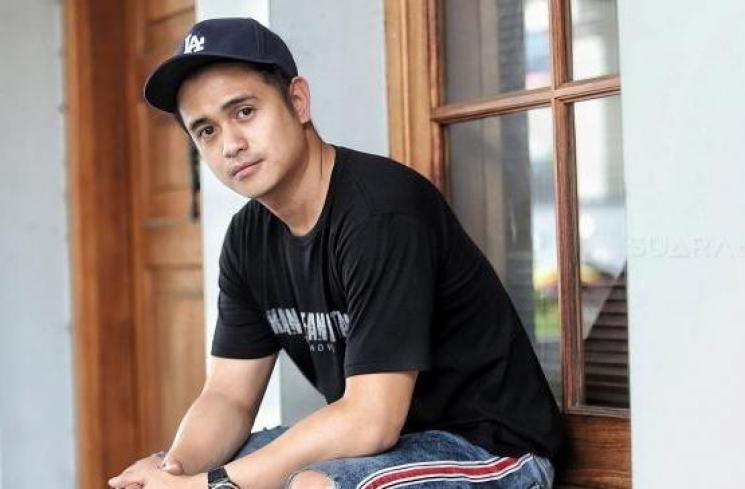 7 Artis Ganteng Tanah Air Ini Nikahi Janda Cantik, Siapa Saja?