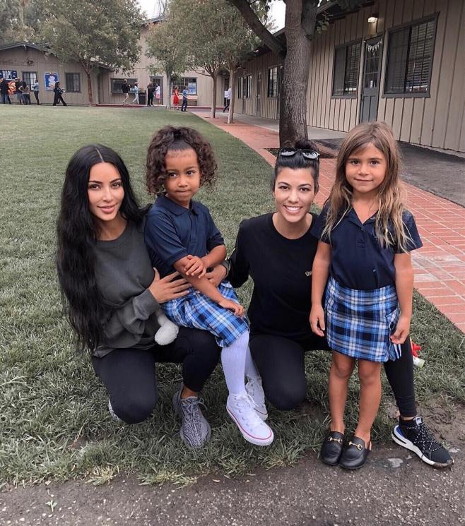Putri Kourtney Kardashian Pakai Selop Jutaan ke Sekolah. (Instagram/@kimkardashian)