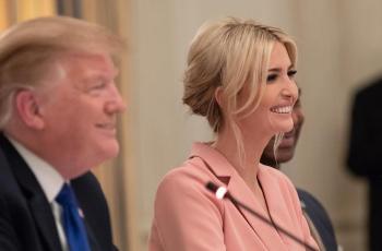 Pakai Dress Rp 50 Juta, Ini Gaya Ivanka Trump Saat Ngobrol dengan Jokowi