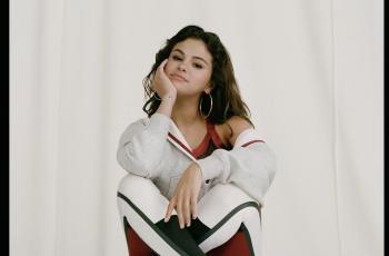 Selena Gomez Rancang Baju Renang, Bekas Luka Operasi Bisa Ditutupi