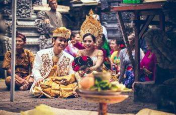 Siap Nikah, Sejumlah Pengantin Mantap Nyoblos Pemilu 2019 Dulu
