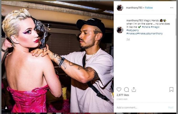 Michael Anthony, MUA Katy Perry ketika mendandani untuk event Coachella. (Instagram/@manthony783)