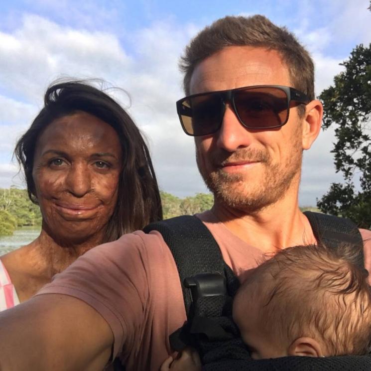 Michael Hoskin bersama istrinya, Turia Pitt dan anak mereka. (Instagram/@turiapitt)