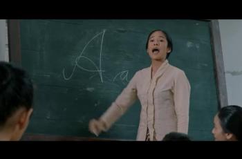 Potongan adegan film ''Kartini''. (YouTube/Legacy Pictures)