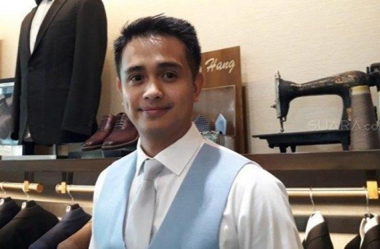 Ajun Perwira Perdana Pasang Foto Jennifer di Instagram, Romantis!