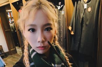 Adu Gaya Rose BLACKPINK dan Taeyeon SNSD Pakai Baju Harry Potter