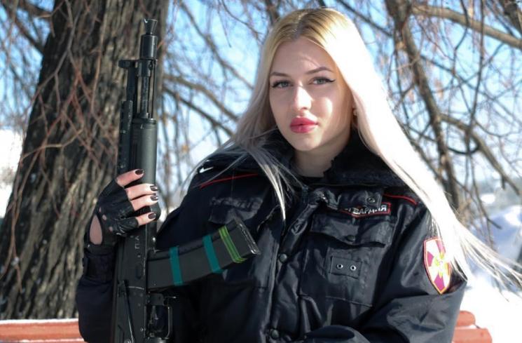 Anna Khramtsova, tentara cantik Rusia pemenang kontes kecantikan. (Instagram/@khramtsovaaniya_ifbb)