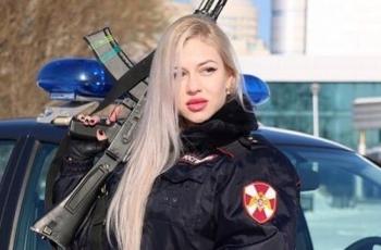 Pesona Anna Khramtsova, Tentara Cantik Rusia Pemenang Kontes Kecantikan