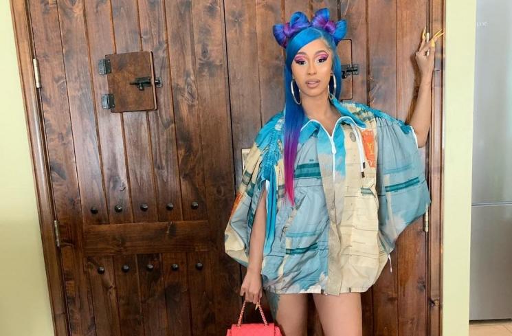 Bak Toko Perhiasan Berjalan, Gaya Cardi B Pakai Berlian Rp36 Miliar Disorot