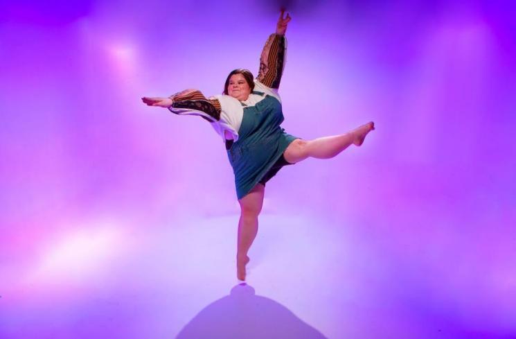 Lizzy Howell, balerina bertubuh gemuk. (Instagram/@lizzy.dances)
