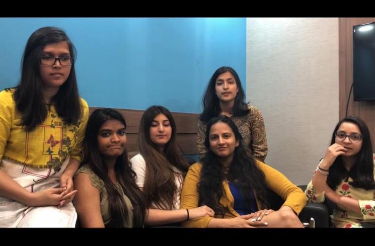 Shivani Gupta dan teman-temannya. (Instagram/@sunkissedshitzu)