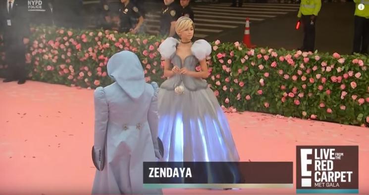 Zendaya tampil bak Cinderella di MET Gala 2019. (Youtube/E! Red Carpet & Award Shows)
