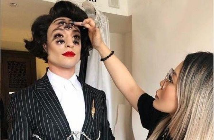Makeup Ezra Miller di Met Gala 2019. (Instagram/@mimles)