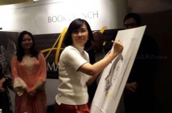 Hari Ibu Internasional, Veronica Tan Dapat Buket Bunga dari Pria Kesayangan
