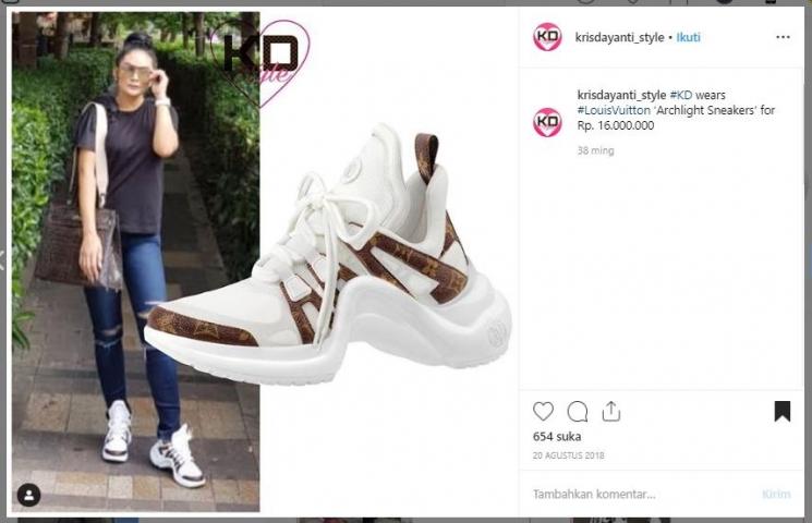 Sneakers Krisdayanti. (Instagram/@krisdayanti_style)