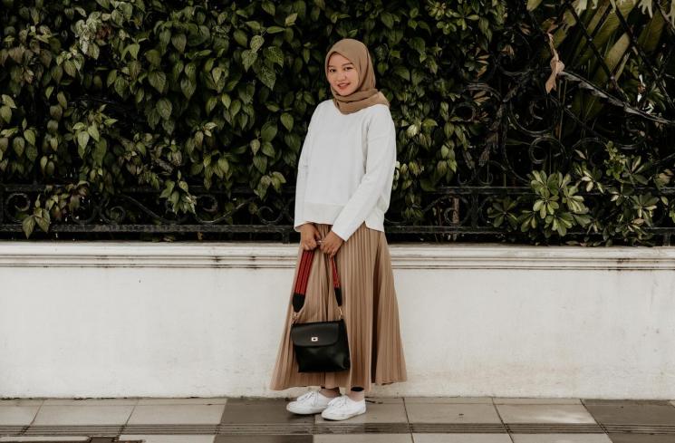 Perempuan berhijab. (Unsplash/Gilang Hadi)