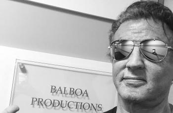Langgar Aturan, Sylvester Stallone Pakai Kemeja Flanel di Cannes