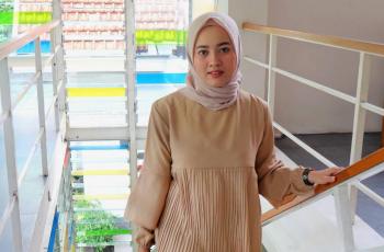 Inspirasi Lebaran Owner Trinity Berbagi Tutorial Hijab Super Simpel Dewiku Com