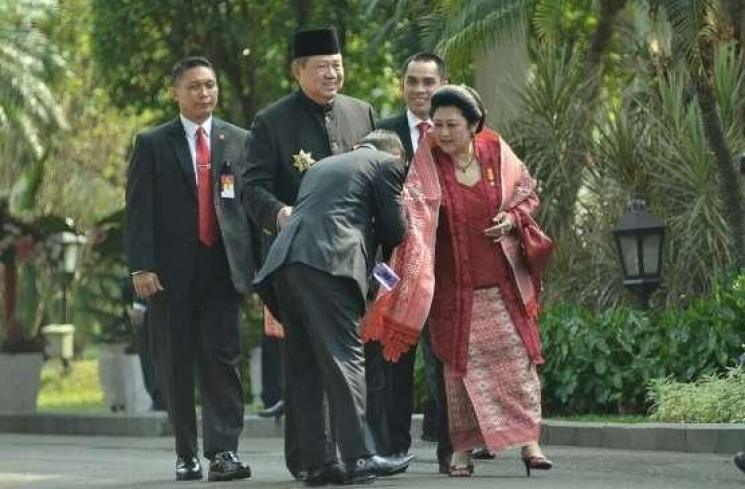 Ini Koleksi Fesyen Bersejarah Milik Ani Yudhoyono, Ada Batik Barack Obama