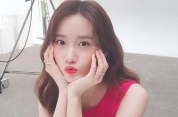 Disebut Bagaikan Mawar Merah Hidup, Ini Gaya Seksi Yoona SNSD