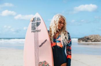 Kenalan dengan Lucie Rose, Surfer Cantik yang Sukses Jadi Model