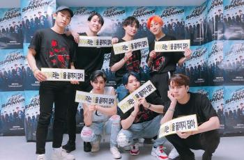 Dihadiahi Tas Durian oleh Penggemar, Member GOT7 Ini Antusias Banget
