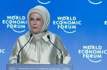 Tuai Kontroversi, Ibu Negara Turki Pamer Tas Mewah saat Krisis Ekonomi